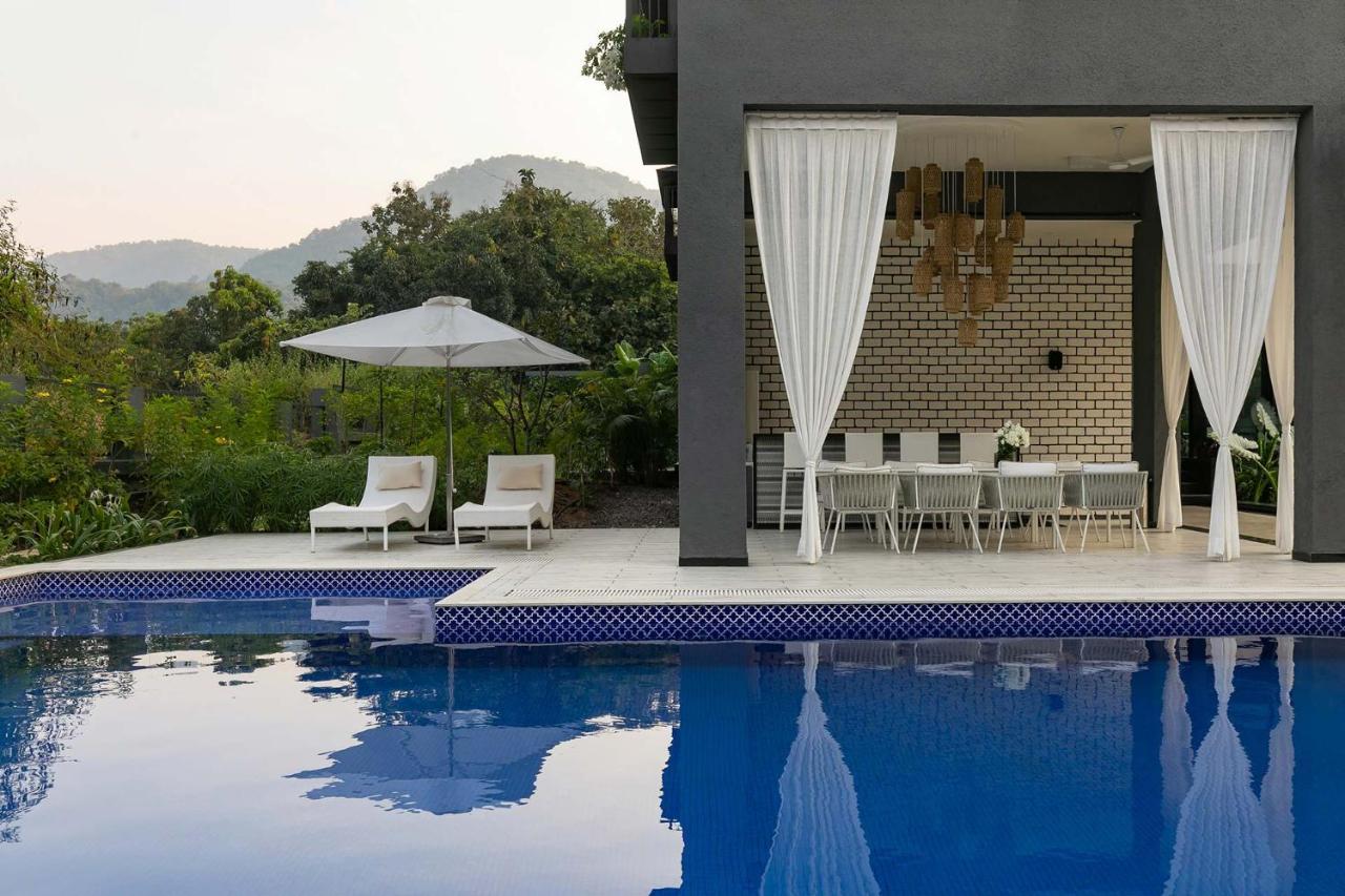 אליבג Stayvista At The Charcoal Villa Luxury Collection מראה חיצוני תמונה